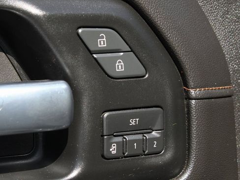 Used 2019 GMC Sierra 1500 AT4 w/ AT4 Premium Package image 17