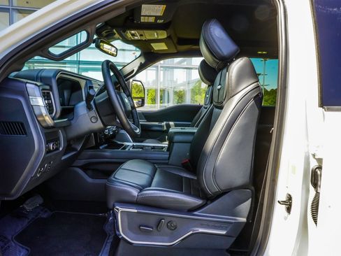 Used 2025 Ford F450 Platinum AWD/4WD image 36