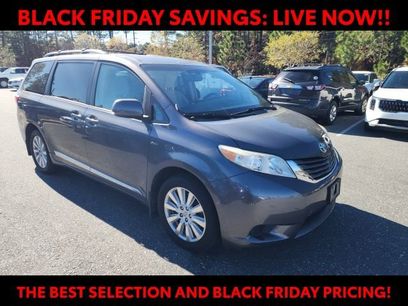 Used 2017 Toyota Sienna LE