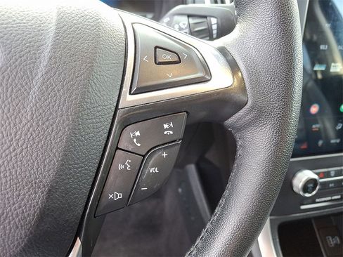 Used 2024 Ford Edge SEL image 20