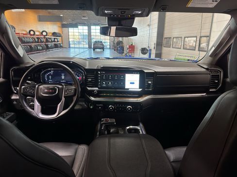 Used 2024 GMC Sierra 1500 Elevation w/ Elevation Premium Package image 18