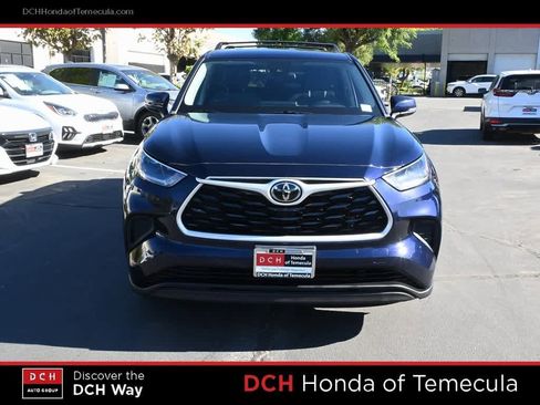 Used 2021 Toyota Highlander L image 2