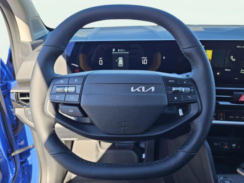 New 2026 Kia Sportage EX FWD image 19