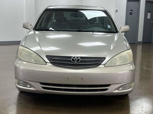 Used 2004 Toyota Camry XLE FWD image 2