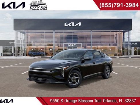 New 2026 Kia K4 LXS image 1