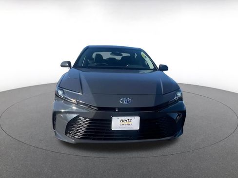 Used 2025 Toyota Camry LE image 4