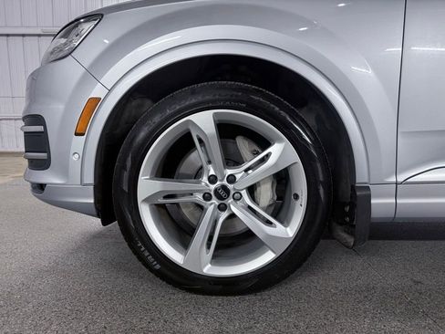 Used 2019 Audi Q7 3.0T Prestige image 14