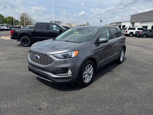 Used 2024 Ford Edge SEL w/ Convenience Package AWD/4WD image 7