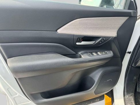 Used 2024 Toyota Grand Highlander Platinum image 21