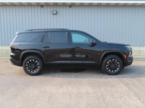 Used 2025 Chevrolet Traverse Z71 w/ Enhanced Driving Package AWD/4WD image 2
