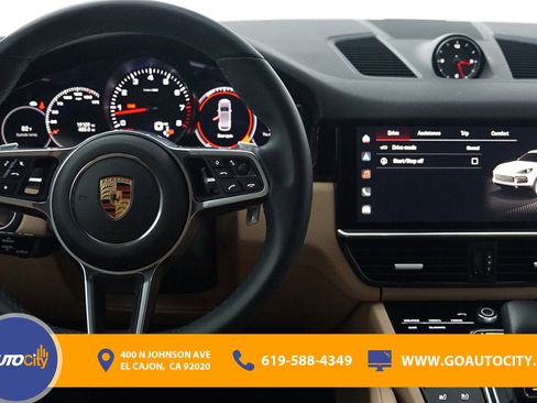 Used 2022 Porsche Cayenne Platinum Edition image 5