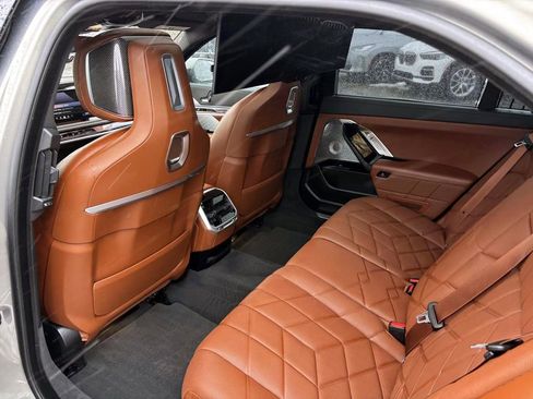 Certified 2023 BMW i7 xDrive60 w/ Executive Package 2 image 28