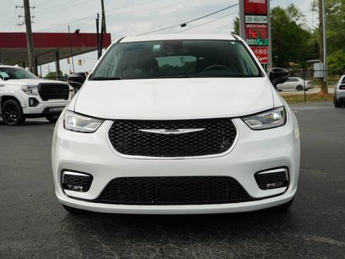 Used 2024 Chrysler Pacifica Touring-L FWD image 15