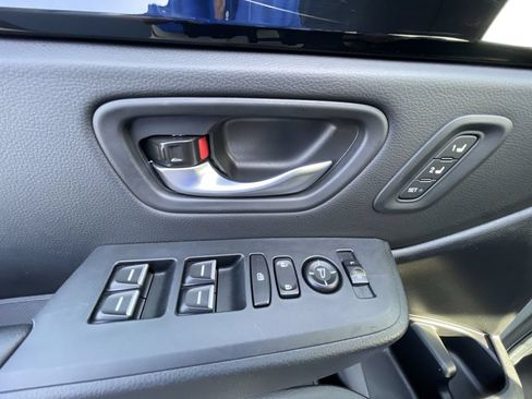 Used 2025 Honda Pilot Touring image 23