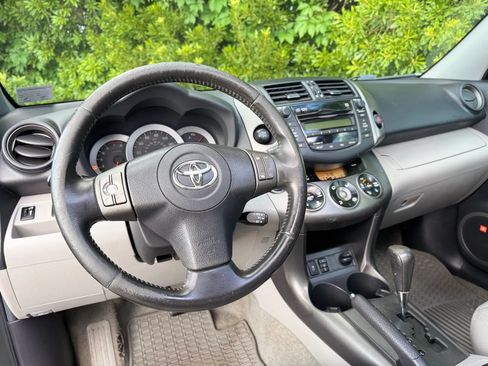 Used 2011 Toyota RAV4 Limited w/ Limited Extra Value Pkg AWD/4WD image 43