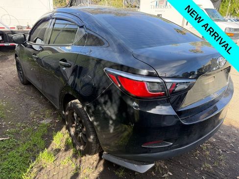 Used 2017 Toyota Yaris iA image 4