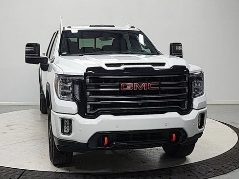 Used 2022 GMC Sierra 2500 AT4 w/ AT4 Premium Plus Package AWD/4WD image 2