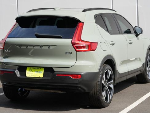 Used 2024 Volvo XC40 B5 Ultimate w/ Climate Package AWD/4WD image 57