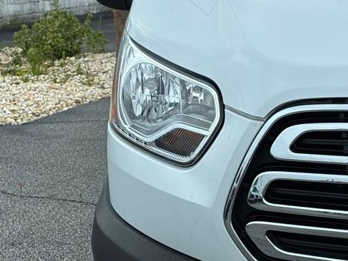 Used 2019 Ford Transit 150 XLT RWD image 9