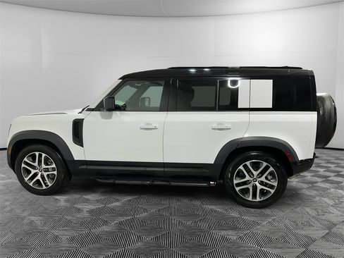 Used 2025 Land Rover Defender 110 X-Dynamic SE image 2