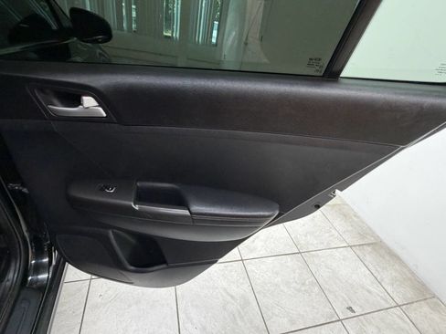 Used 2018 Kia Sportage LX FWD image 18