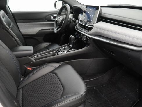 Used 2025 Jeep Compass Latitude image 47