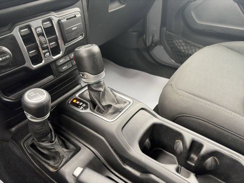 Used 2020 Jeep Wrangler Unlimited Sport S image 23