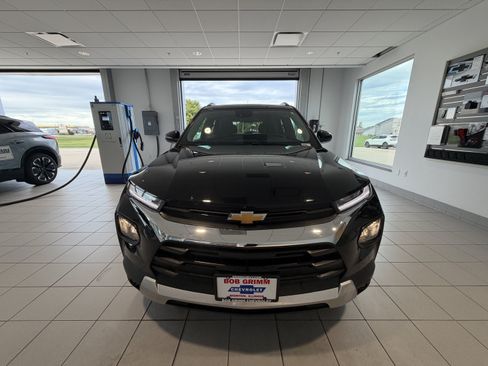 Used 2023 Chevrolet TrailBlazer LT w/ Convenience Package FWD image 5
