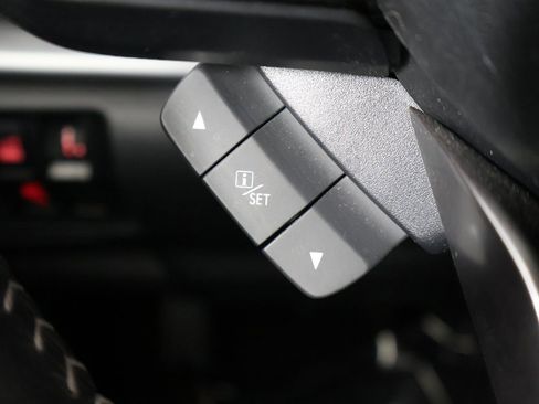 Used 2023 Subaru Forester Premium image 41