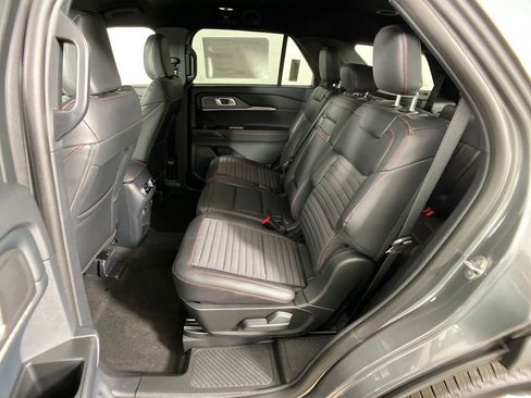 New 2026 Ford Explorer ST-Line image 30