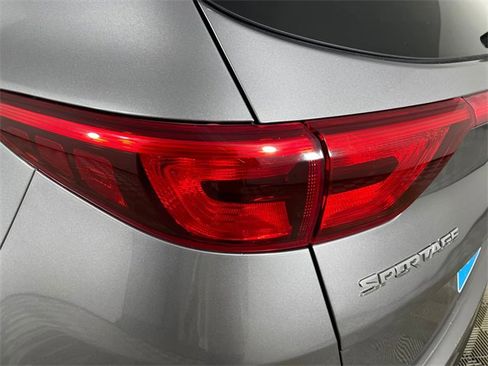 Used 2018 Kia Sportage LX image 19