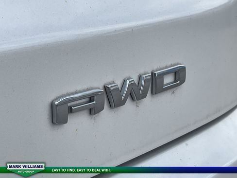 Used 2022 GMC Acadia Denali w/ Denali Ultimate Package image 9