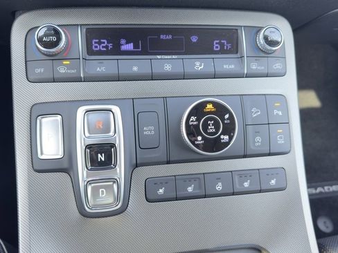 Used 2021 Hyundai Palisade Limited image 21