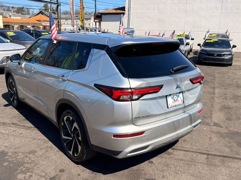 Used 2024 Mitsubishi Outlander FWD image 5