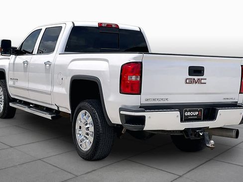 Used 2019 GMC Sierra 2500 Denali w/ Duramax Plus Package AWD/4WD image 11