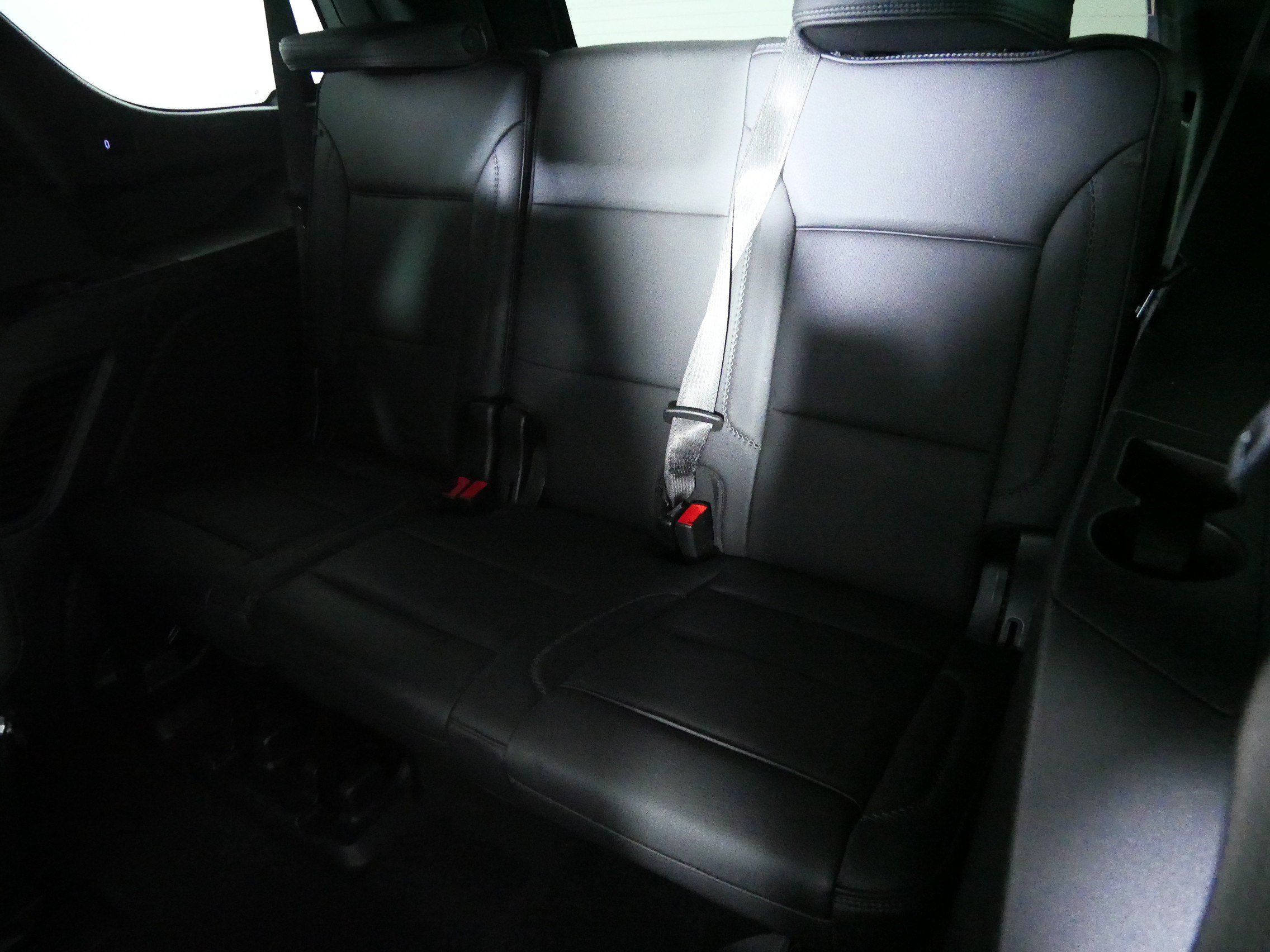 Certified 2022 GMC Yukon Denali w/ Denali Premium Package AWD/4WD image 33