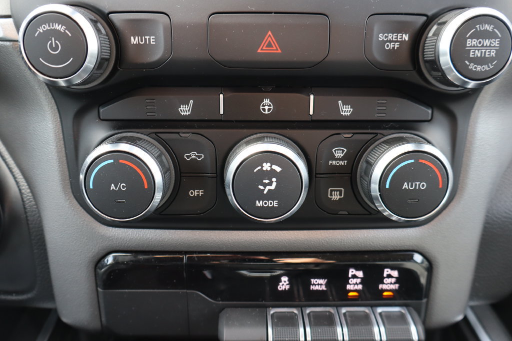 Used 2020 RAM 1500 Big Horn AWD/4WD image 12