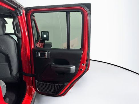 Used 2025 Jeep Wrangler Willys image 28