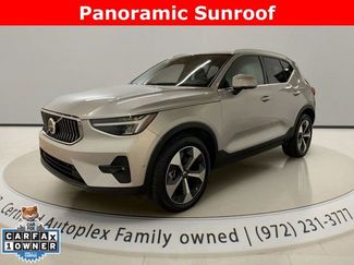 Used 2025 Volvo XC40 B5 Plus AWD/4WD video 1