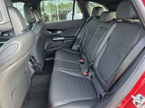 Used 2025 Mercedes-Benz GLC 300 image 5