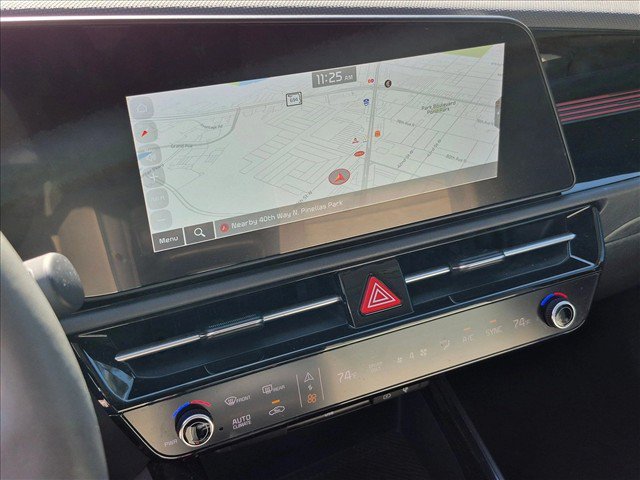 Used 2025 Kia Niro FWD image 13