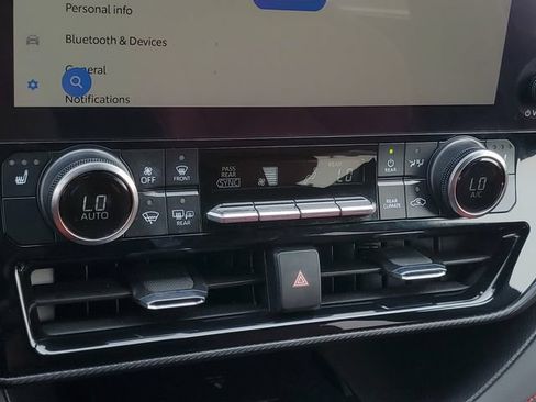 Used 2023 Toyota Highlander XSE AWD/4WD image 30