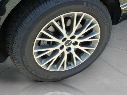 Used 2025 Genesis GV80 2.5T Standard AWD/4WD image 5