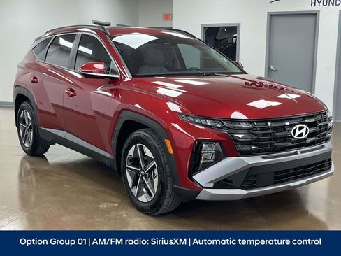 Used 2025 Hyundai Tucson SEL FWD image 3