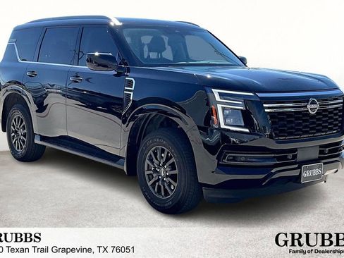 Used 2025 Nissan Armada SV image 1