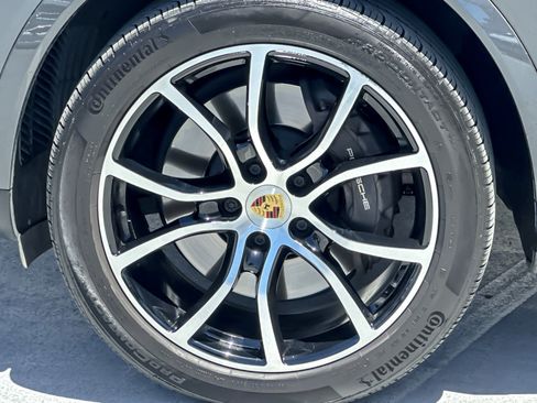 Used 2023 Porsche Cayenne AWD/4WD image 26
