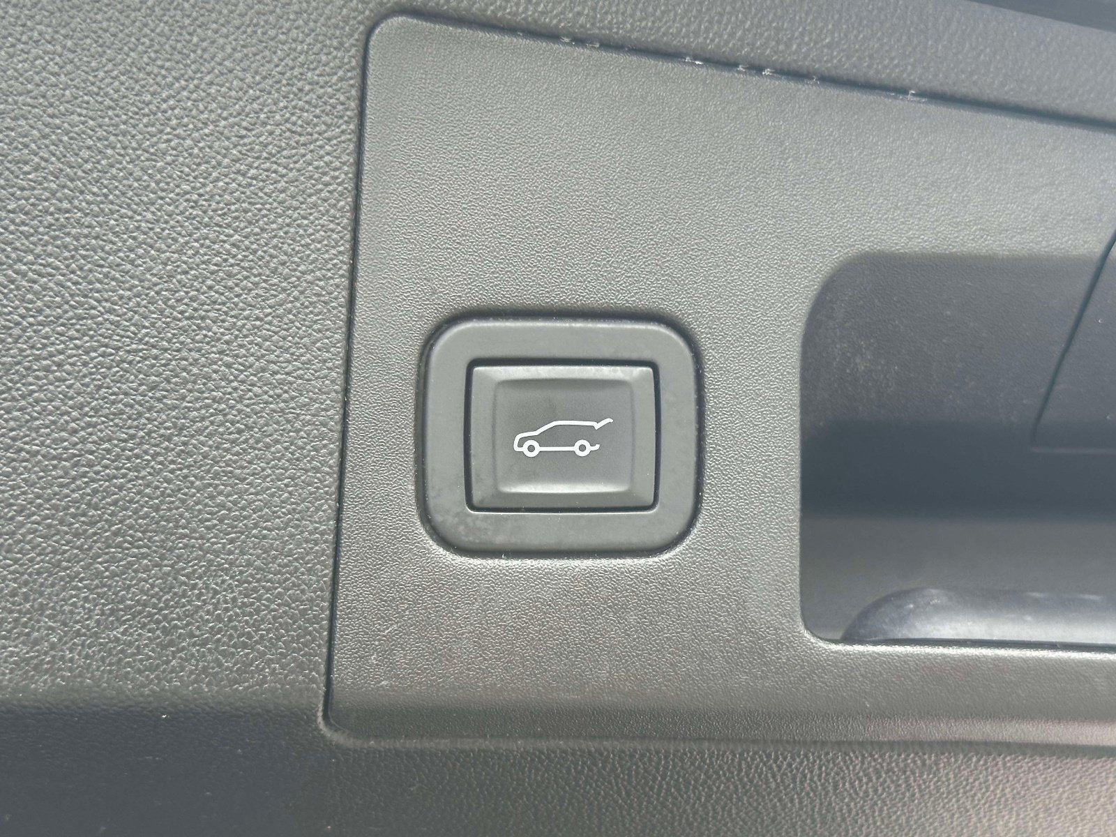 Used 2018 Cadillac XT5 Luxury AWD/4WD image 12
