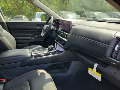 New 2026 Nissan Pathfinder Platinum w/ Cargo Package image 31