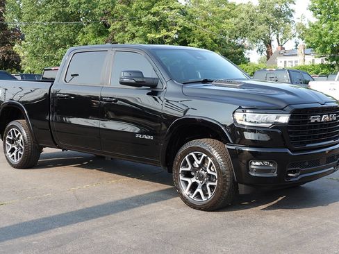 Used 2025 RAM 1500 Laramie w/ Sport Appearance Package AWD/4WD image 4