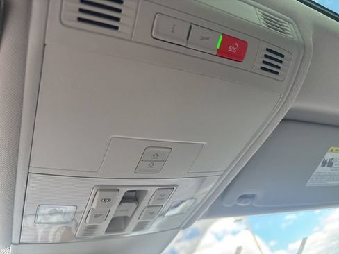 New 2026 Volkswagen Taos SE AWD/4WD image 19